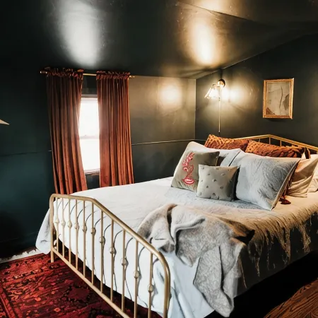 Cozy, speakeasy style house located in the heart of Norman