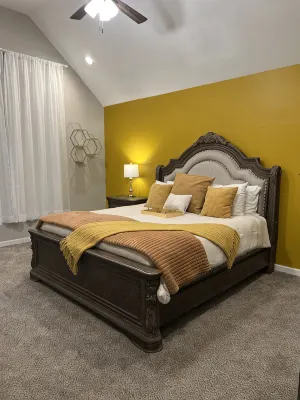 KING BED~Family~Large Groups~Basketball~Private POOL~Jacuzzi tub~Game Room - balcony