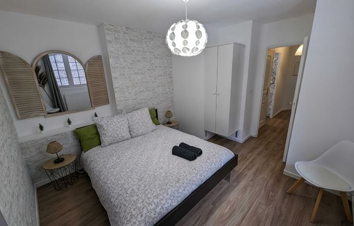 En Hypercentre, au Calme, Avec Cour Privative Aménagée, Appartement Rénové