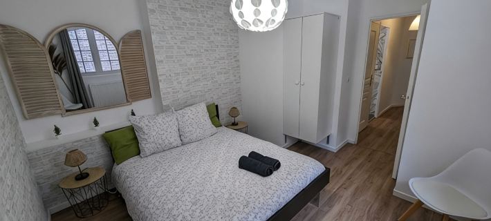 En Hypercentre, au Calme, Avec Cour Privative Aménagée, Appartement Rénové アラスのホテル