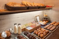 B&B HOTEL Ciudad de Lleida - breakfast