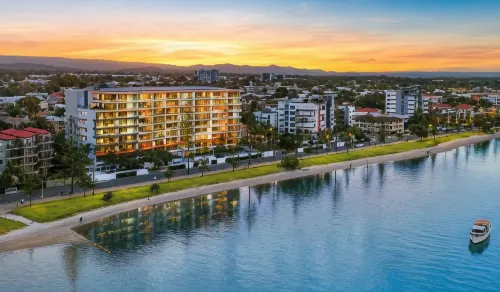 Silvershore Apartments on the Broadwater - parking