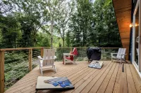Modern A-Frame ~ Creeks & River Nearby ~ 8 Miles from Downtown Chattanooga - 샬레 호텔
