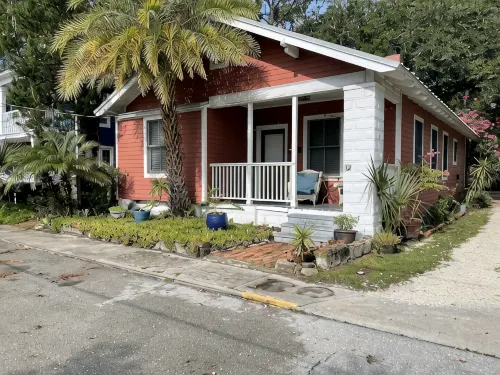 Three Bedroom, Sanitized, Pet Friendly Bungalow - Bungalows