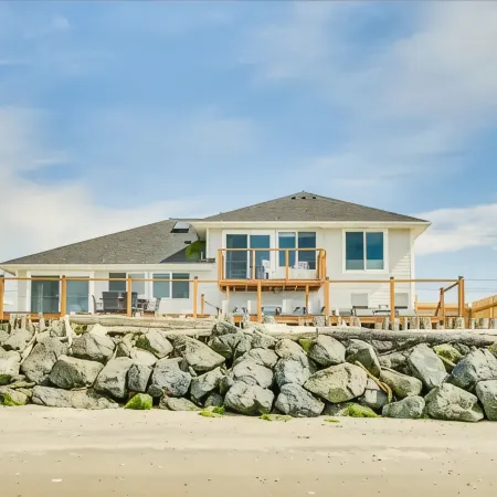 Oceanfront Escape w/ Hot Tub