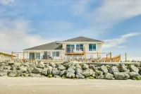 Oceanfront Escape w/ Hot Tub - 4-Star