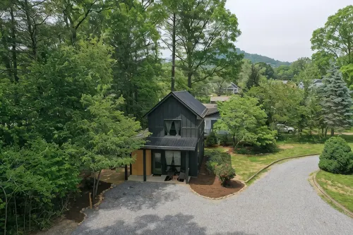 Black Mountain Pine HouseModern, Homey, and Close to Town! - 3-Star