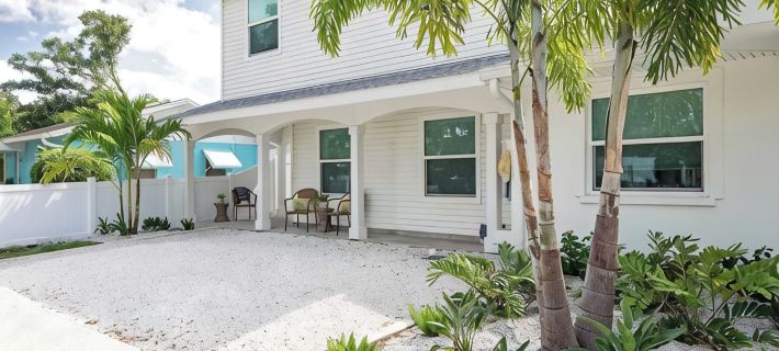 Rave Reviews Walk to Downtown Dunedin & Waterfront Pets Ok -Barefoot Parrot 1 Hotels in Dunedin