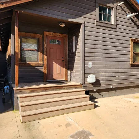 Escape to Nature: Charming 3-Bedroom Cabin near Trinity Lake