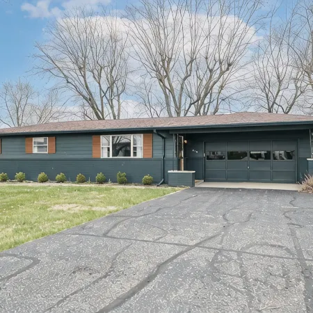 NEW! Cozy Ranch/ Sleeps 8/ 5 Mins to Grand Pk/ Just Mins to Downtown Westfield!