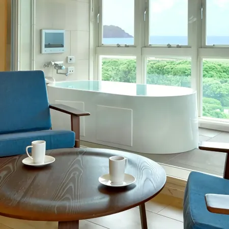 Breath Hotel