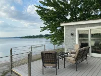 Shelburne Bay Waterfront Getaway - Balcony