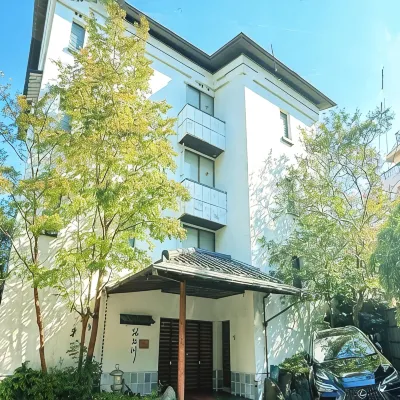 Ohkawa Hotel berhampiran Stesen Kinomiya