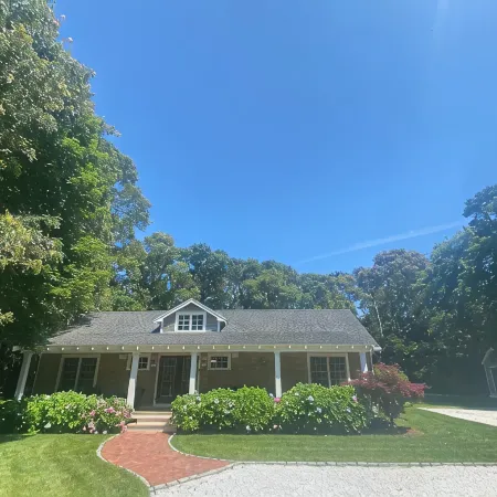 Oak Bluffs Family Retreat - Private Roundabout, Walk to the Beach & Downtown OB.
