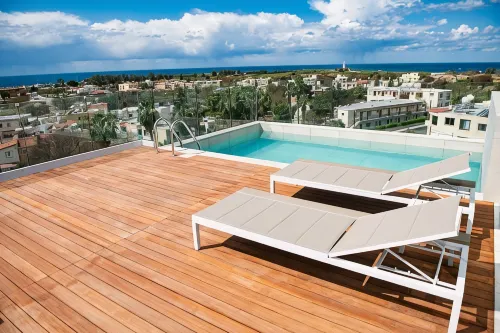 Luxury 2BR Penthouse w/ Pool - Pet friendly
