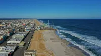Great Seaside Family Escape - Walk to Beach and Bay -Patio, Parking, BBQ - Family
