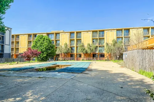 Jackson Hotel & Convention Center - 2-Star
