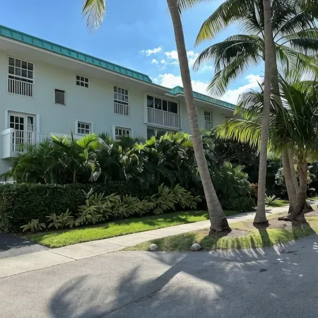 Key Biscayne 2 bedrooms sleeps 4 walk 2 beach shops