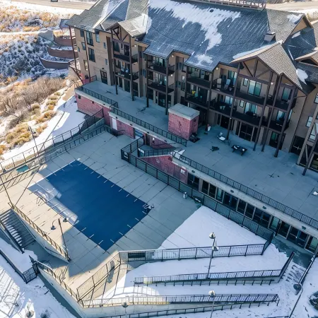 Top Floor Deer Valley Gondola Lakefront Condo- Great views