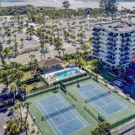 Steps to 2025 #1 Rated Beach in USA Fun-n-Sun Modern 2+2 Condo Pool Pickleball