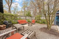 Heated pool and steps from downtown Saugatuck! Family-friendly retreat - 4-Star