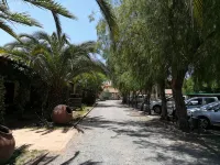 Howard Johnson by Wyndham Rinconada de Los Andes - parking