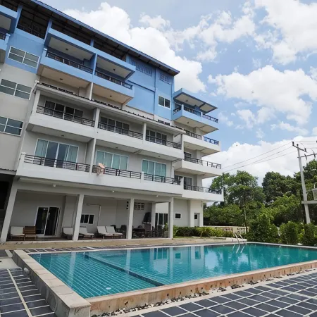 Sea Mountain Khanom Hotel