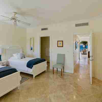 Oceanfront 2 Bedroom Villa 204 on Grace Bay in Villa Renaissance-Updated!! Rooms