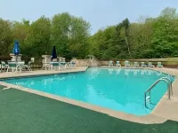 Indian Head Resort - Pools