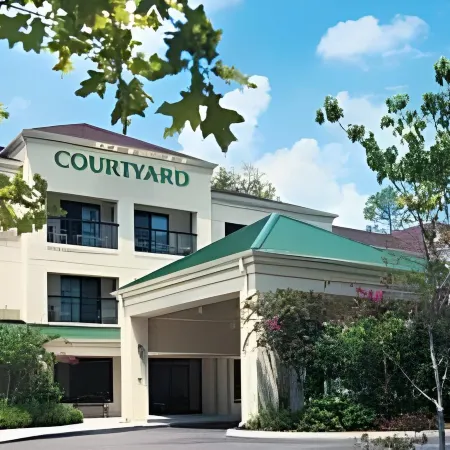 Courtyard Newark Liberty International Airport