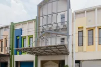 RedDoorz @ Taman Royal Tangerang Các khách sạn ở Tangerang