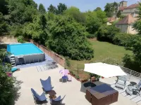 Vue du Château d'Excideuil Hotels in Thiviers