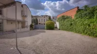 Hotel St James Отели рядом с достопримечательностью «Collegiale Saint-Vincent de Soignies»