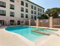 Wingate by Wyndham Bossier City - Swimmingpools