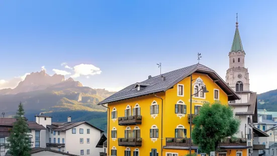 Ambra Cortina Luxury & Fashion Boutique Hotel