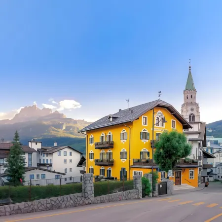 Ambra Cortina Luxury&Fashion Hotel Отели в г. Кортина д'Ампеццо'