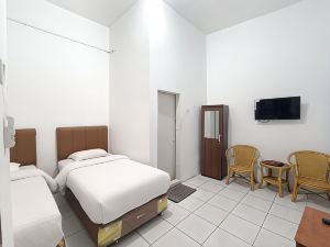 OYO 92207 Hotel Koperasi