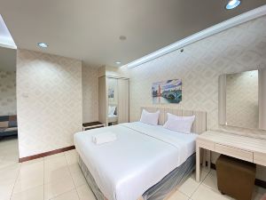 Private Spacious Executive Studio Room at Majesty Apartment Bandung