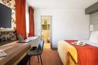 Hôtel Paris Neuilly Hotels in Neuilly-sur-Seine