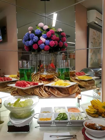 Allure Hotel & Suites Отели рядом с достопримечательностью «Себу Докторс Юниверсити»