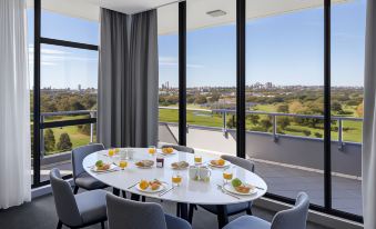 Meriton Suites Waterloo