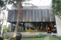 Java Paragon Hotel and Residences