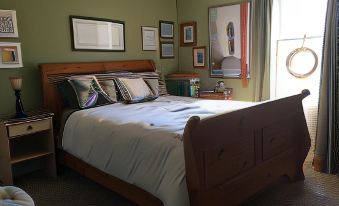 Bondy House Bed & Breakfast - Housity
