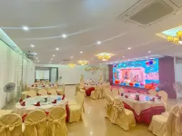 White Hotel - ที่มีที่จอดรถ