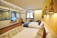 21 Jiaoxi Hot Spring Hotel