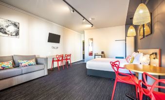 Clayton Monash Motor Inn & Serviced Apartments