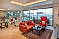 Canelands Beach Club Hotels in Shaka's Rock