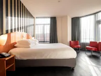 Aris Grand Place Hotel โรงแรมใกล้พระราชวังคูเดนเบิร์ก