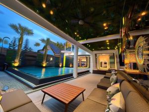 New 2022 Grand Deluxe Art Pool Villa