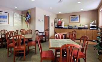 Microtel Inn & Suites by Wyndham Pueblo